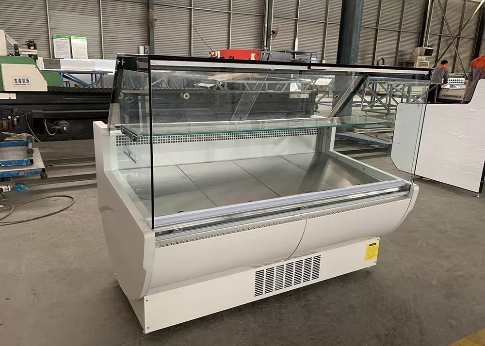 Square Glass Display Deli Display Refrigerator dengan Pintu Terbuka Rentang Suhu 2-6°C dan Kinerja