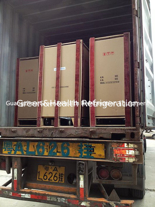 Mesin Pembuat Es Krim Komersial Soft Sever Dengan 1/3 Nikmat 60 / 50Hz